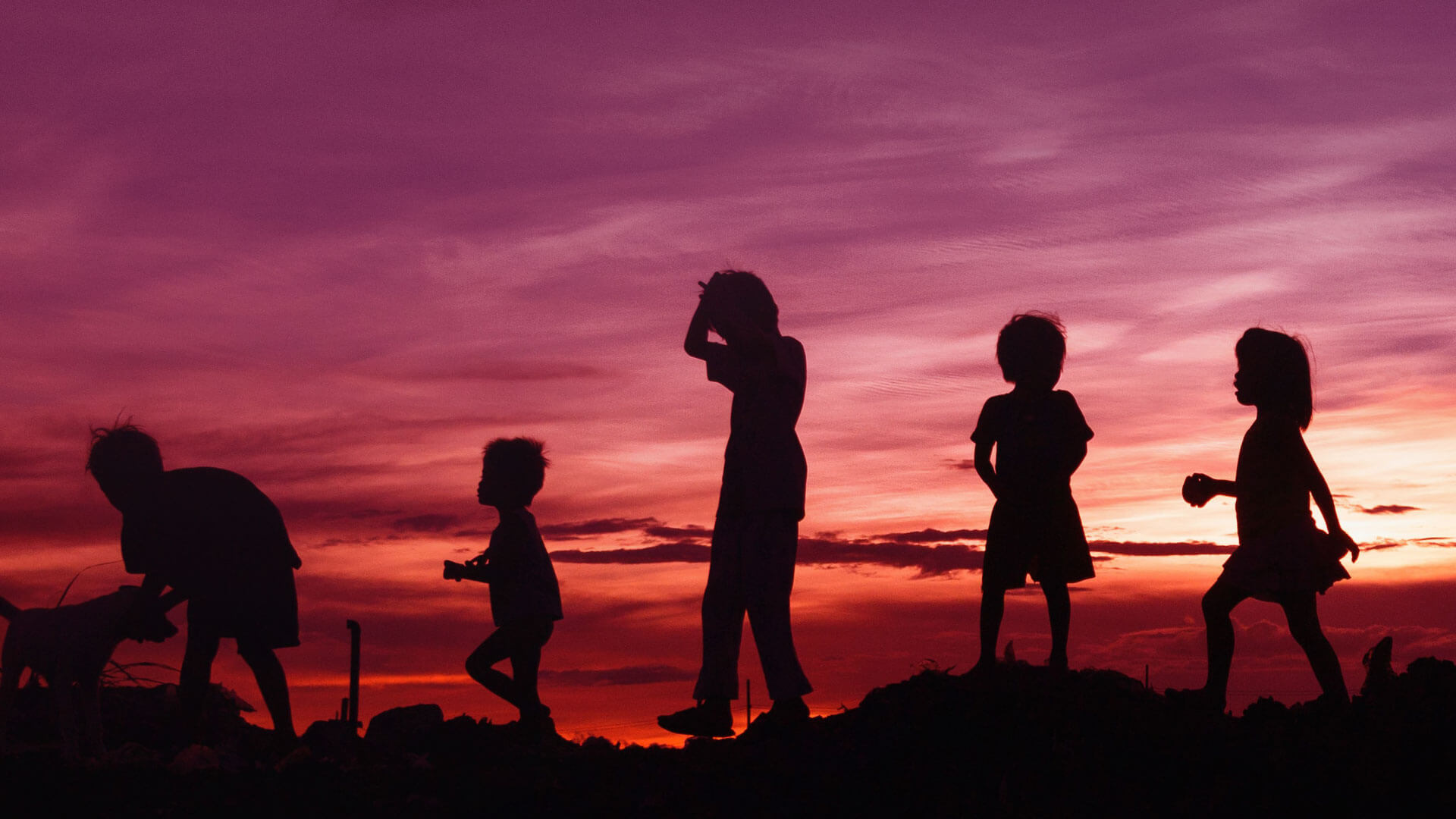 The Best Noise-Canceling Headphones Under $200 hero 01 free img